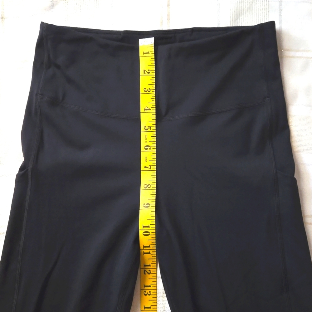 Athleta High Rise Chaturanga Capri Solid Black - Picture 11 of 13